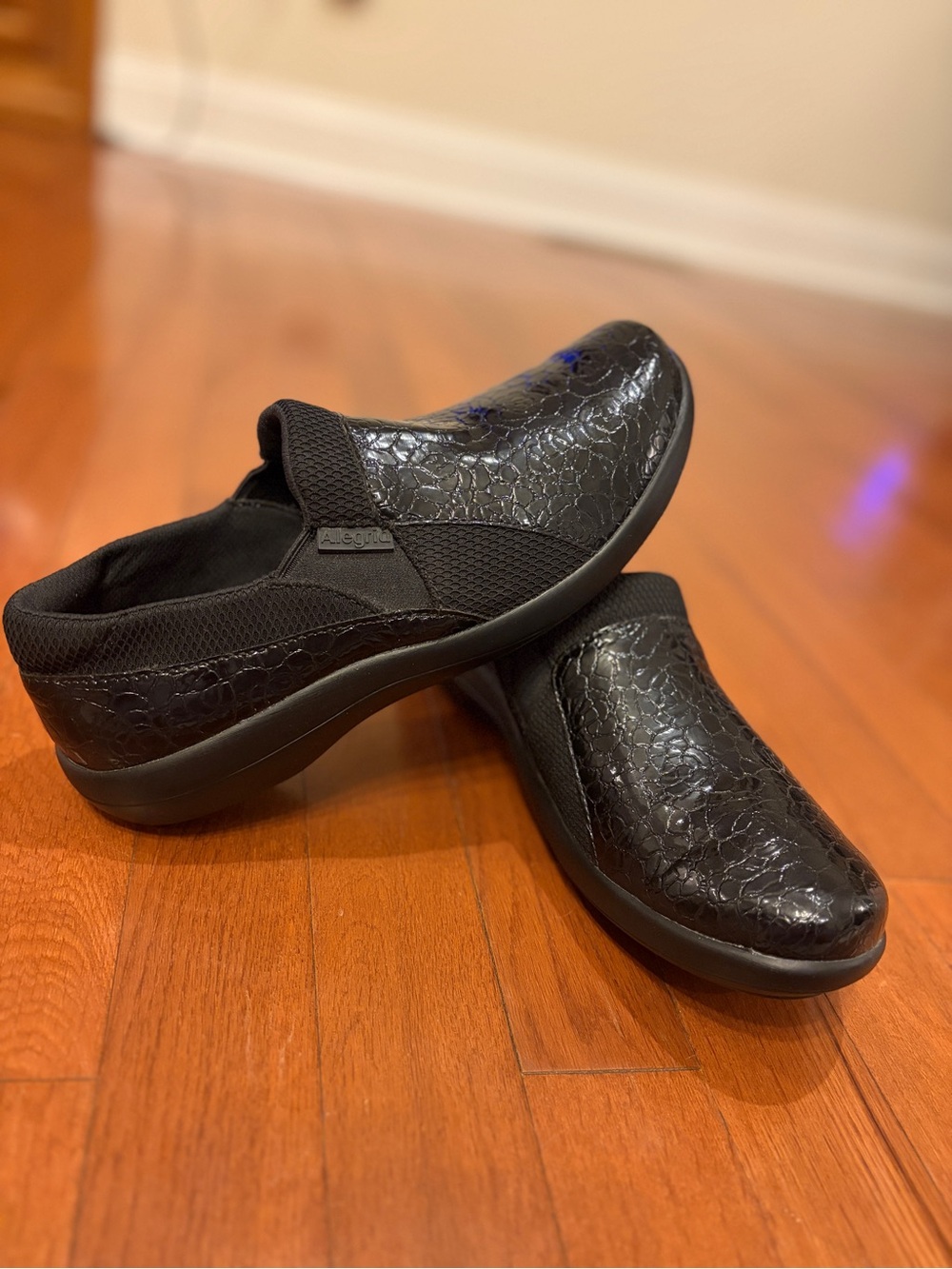 Alegria | Women’s Duette Style Black Textured Loafers size 38